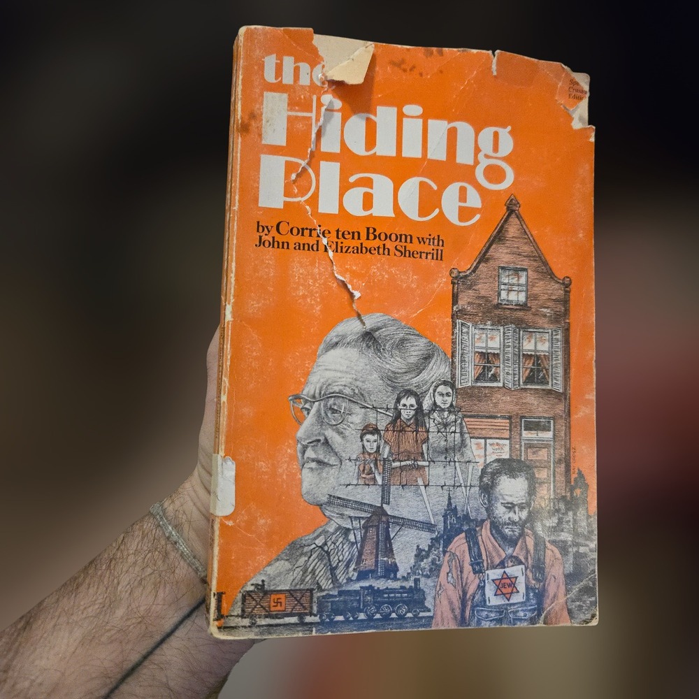 VTG The Hiding Place Book Corrie ten Boom 1971 Paperback Special Crusade Edn USA